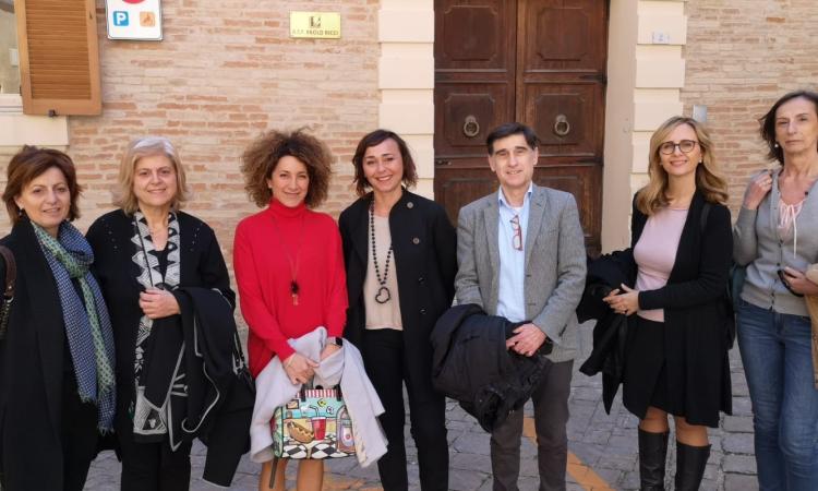 Civitanova, la deputata Mirella Emiliozzi (Movimento 5 Stelle) in visita all’Asp “Paolo Ricci”