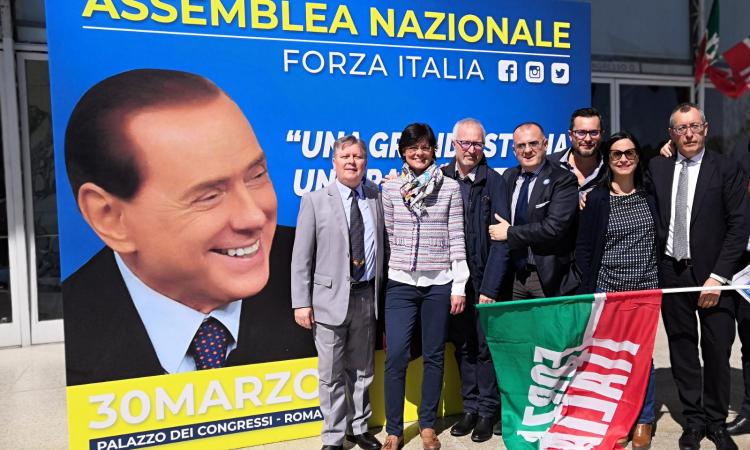 Roma, anche la rappresentanza maceratese del partito al Congresso di Forza Italia. Berlusconi: “Siamo indispensabili”