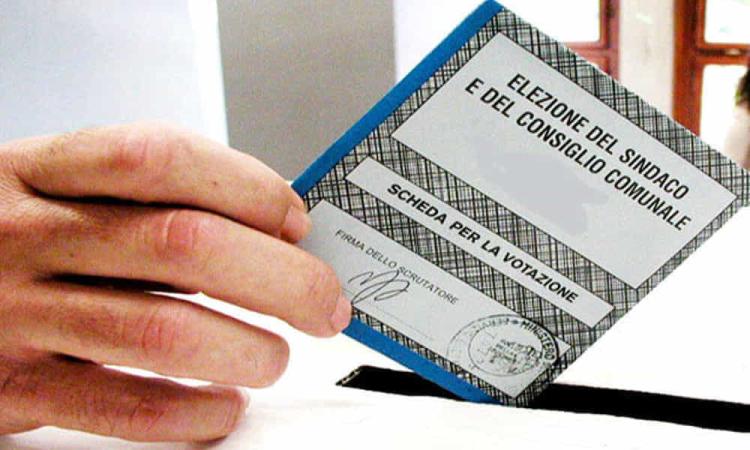 Ballottaggio Recanati, primo dato sull'affluenza basso: alle urne il 12,82% dei votanti