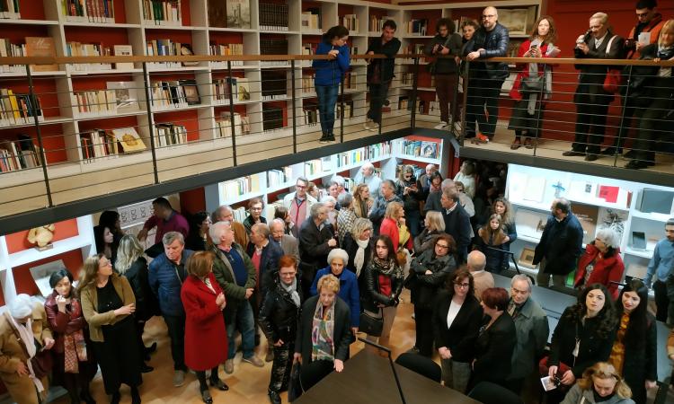 Macerata, “Buon compleanno biblioteca Mozzi Borgetti”: riaperta la sala di pubblica lettura intitolata a Libero Paci