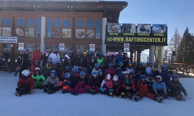 Gli alunni della Lucatelli di Tolentino in settimana bianca a Folgarida: a scuola lezioni alternative Gli alunni della Lucatelli di Tolentino in settimana bianca a Folgarida: a scuola lezioni alternative