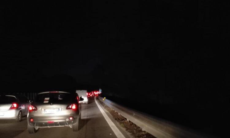 Montecosaro, tamponamento fra tre auto: superstrada chiusa al traffico