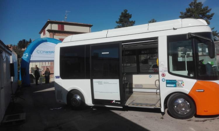 Camerino, la Contram Spa ha presentato i primi mezzi elettrici destinati al trasporto pubblico urbano (FOTO E VIDEO)