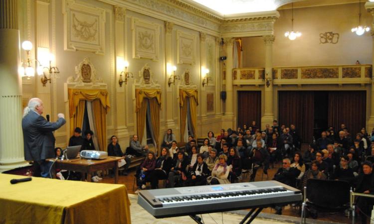 Liceo "Galilei" Macerata, grande successo per la conferenza “La Luna 50 anni dopo il primo uomo” (FOTO)