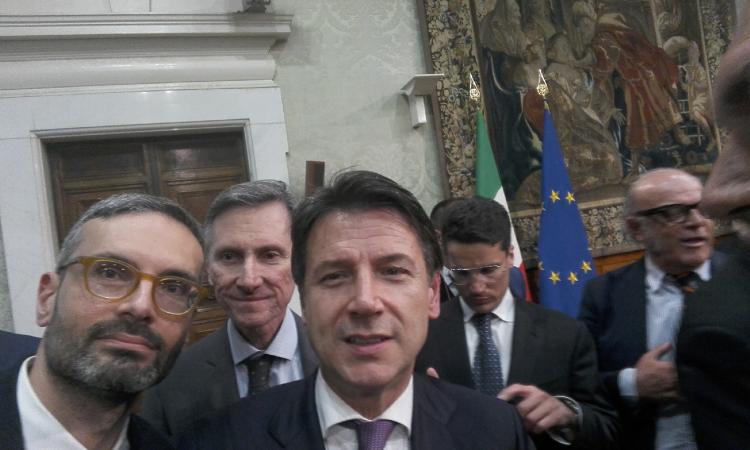 Crak bancari, incontro con il Governo per il decreto rimborsi ai risparmiatori: le perplessità del Codacons Marche Crak bancari, incontro con il Governo per il decreto rimborsi ai risparmiatori: le perplessità del Codacons Marche