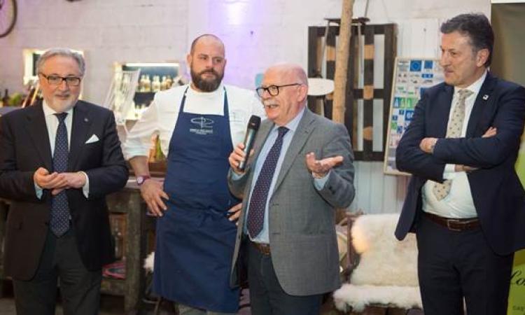 Il verdicchio di Matelica protagonista al Vinitaly grazie allo chef Errico Recanati (FOTO) Il verdicchio di Matelica protagonista al Vinitaly grazie allo chef Errico Recanati (FOTO)