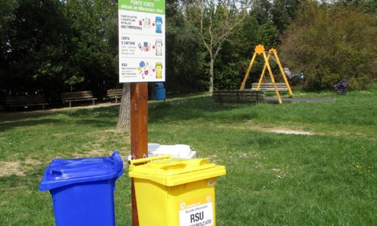 Macerata, installate postazioni per la raccolta differenziata nei parchi della città