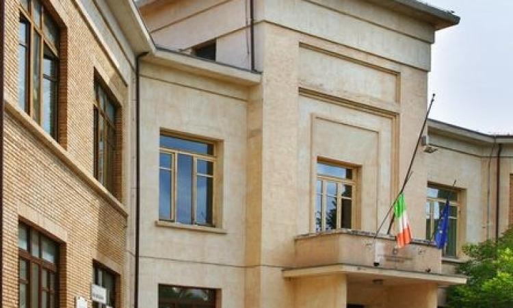 Tolentino, nota del Partito Comunista: "Sì alla raccolta firme contro il decentramento della Don Bosco" Tolentino, nota del Partito Comunista: "Sì alla raccolta firme contro il decentramento della Don Bosco"