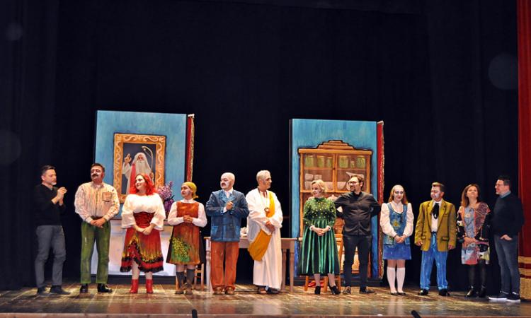 Treia, quarto sold out per la commedia "Rengraziènno Ddio" Treia, quarto sold out per la commedia "Rengraziènno Ddio"