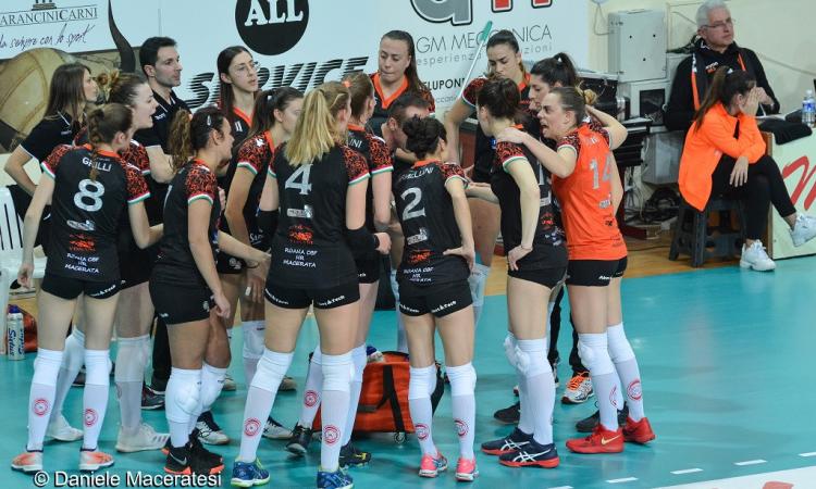 Volley, Roana Macerata a un passo dal paradiso: 3 gare per vincere il campionato di B1