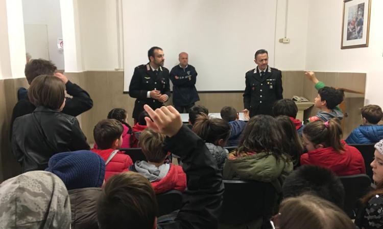 Appignano, una giornata con i Carabinieri per gli alunni dell'Istituto "Della Robbia" all'insegna della legalità