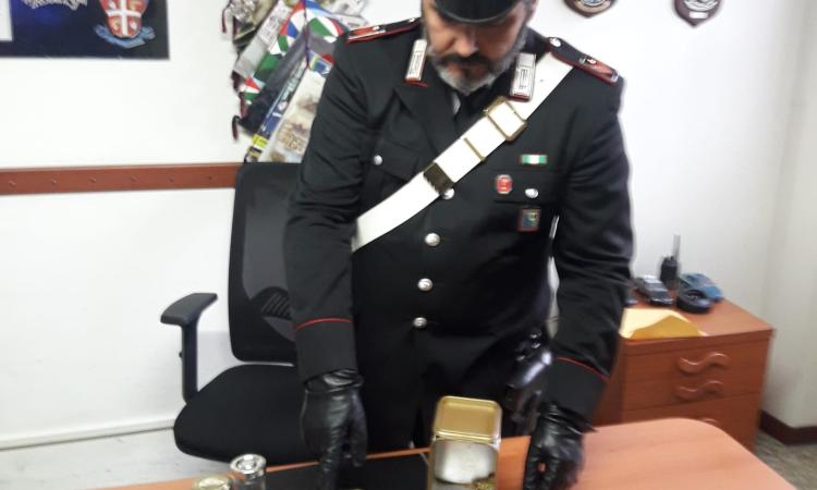 Giovane di 24 anni detiene 8 grammi di marijuana in casa: denunciato