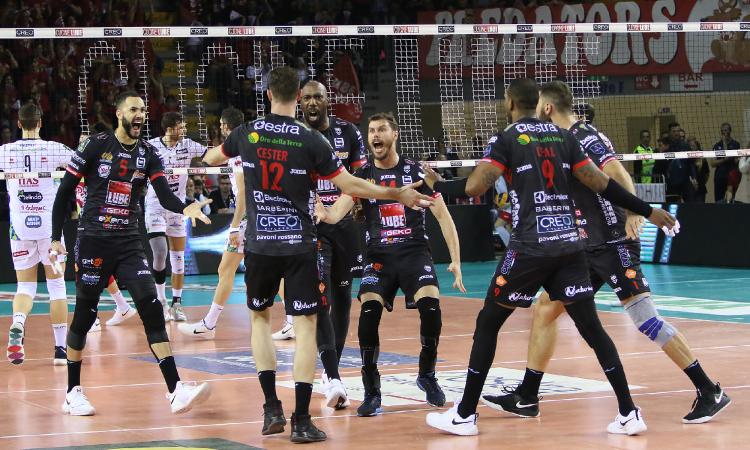 La Lube vola in finale scudetto: affondata Trento in gara 4 (FOTO) La Lube vola in finale scudetto: affondata Trento in gara 4 (FOTO)