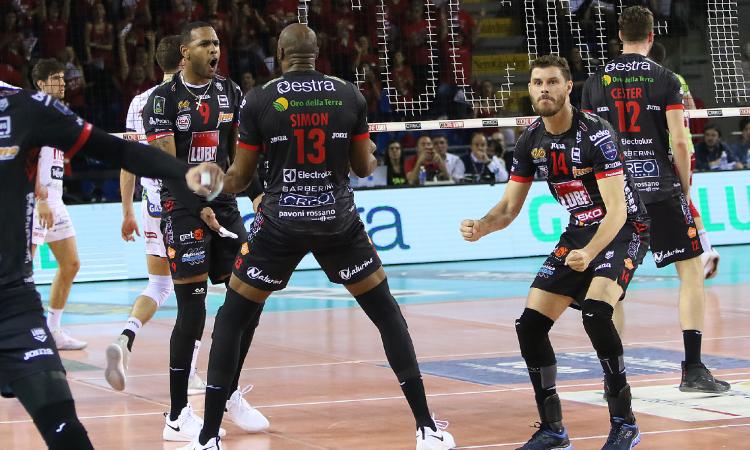La Lube si gioca tutto in una notte: battere Perugia per sfatare il tabù delle "finali perse" La Lube si gioca tutto in una notte: battere Perugia per sfatare il tabù delle "finali perse"