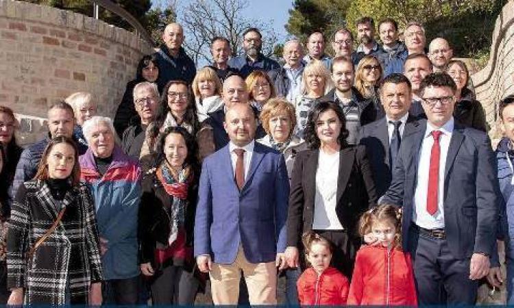 Recanati, presentate le 4 liste e i candidati a sostegno del candidato sindaco Massimiliano Grufi Recanati, presentate le 4 liste e i candidati a sostegno del candidato sindaco Massimiliano Grufi