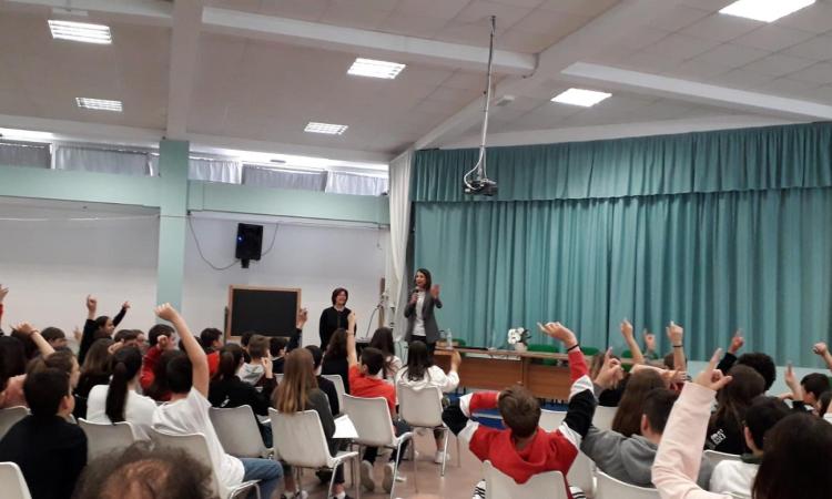 Tolentino, incontro per gli studenti del "Lucatelli" con la giornalista della Rai Giorgia Cardinaletti Tolentino, incontro per gli studenti del "Lucatelli" con la giornalista della Rai Giorgia Cardinaletti