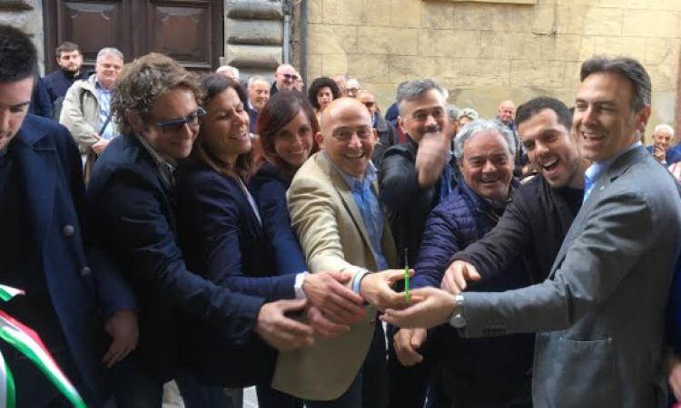 Camerino, taglio del nastro per la sede elettorale del candidato sindaco Sandro Sborgia