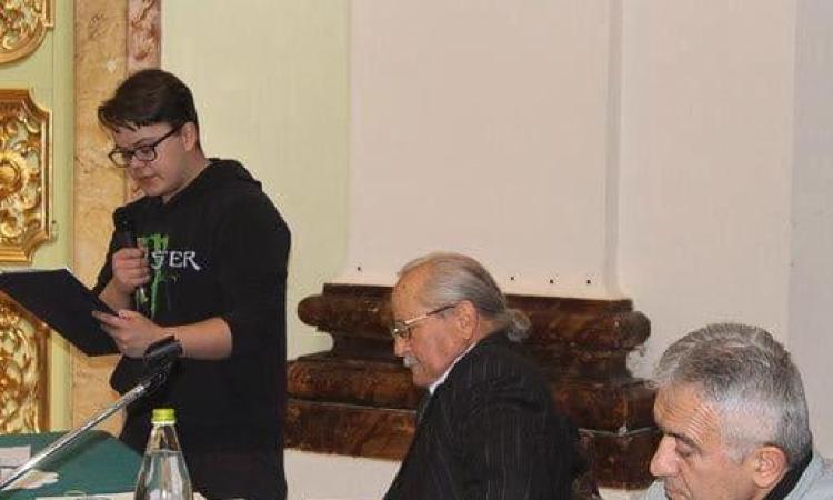 Cingoli, "Le mie mani sul futuro": gli studenti dell'IPSEOA "Varnelli" incontrano i Maestri del Lavoro Cingoli, "Le mie mani sul futuro": gli studenti dell'IPSEOA "Varnelli" incontrano i Maestri del Lavoro