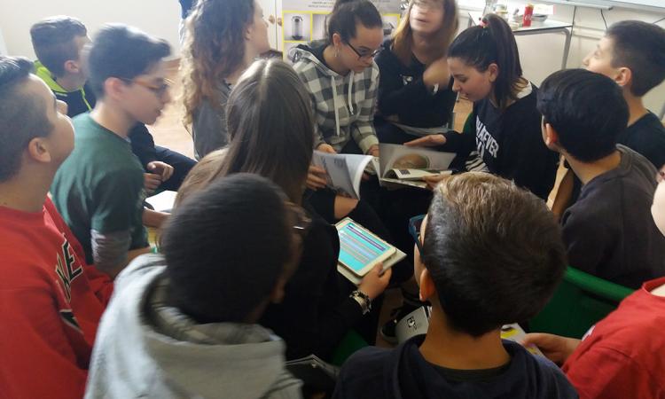 Con Alugame “differenziare” diventa un gioco: tappa nelle scuole di Treia Con Alugame “differenziare” diventa un gioco: tappa nelle scuole di Treia