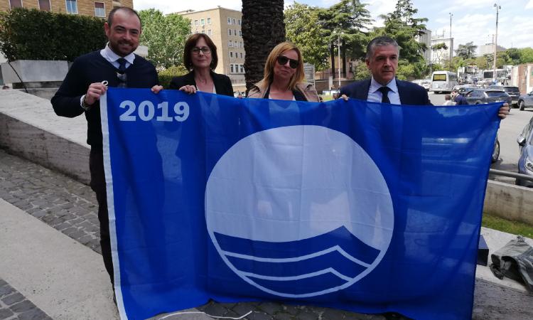 Bandiera Blu 2019, consegnato a Potenza Picena il sigillo numero dodici (FOTO)