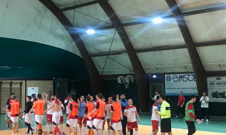 Calcio a 5, Il Borgorosso Tolentino espugna Treia e sogna la vittoria del campionato Calcio a 5, Il Borgorosso Tolentino espugna Treia e sogna la vittoria del campionato