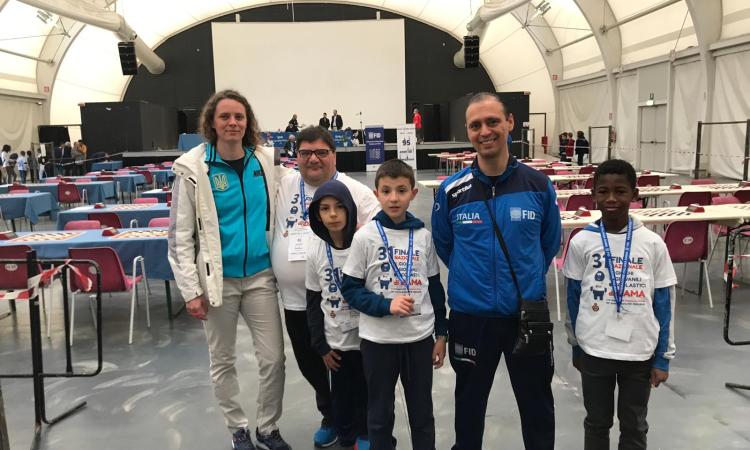 Tre studenti della scuola "Salvo D'Acquisto" di Macerata alla Finale Nazionale di Dama Tre studenti della scuola "Salvo D'Acquisto" di Macerata alla Finale Nazionale di Dama
