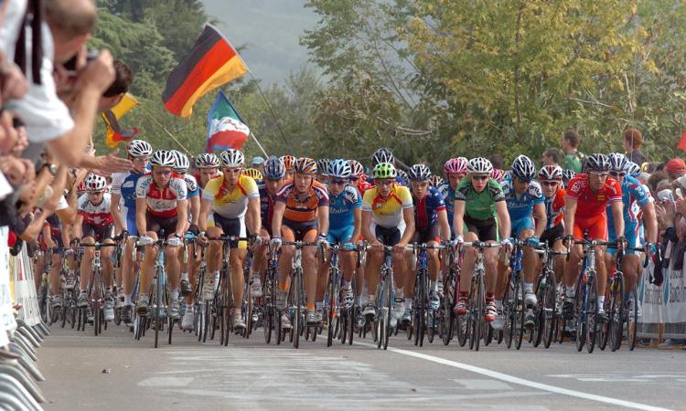 Passaggio del Giro d'Italia a Civitanova: chiusura anticipata delle scuole Passaggio del Giro d'Italia a Civitanova: chiusura anticipata delle scuole