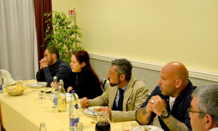 CasaPound si riunisce in vista delle europee: "Siamo l'unico partito che propone l'uscita dall'Ue e dalla moneta unica" CasaPound si riunisce in vista delle europee: "Siamo l'unico partito che propone l'uscita dall'Ue e dalla moneta unica"