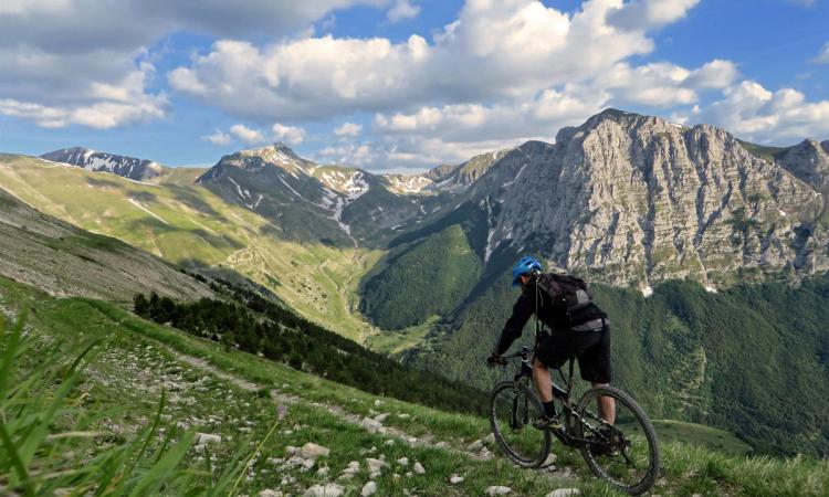 Al via il Sibillini Bikepacking: 60 Km in bici per attraversare la bellezza delle montagne