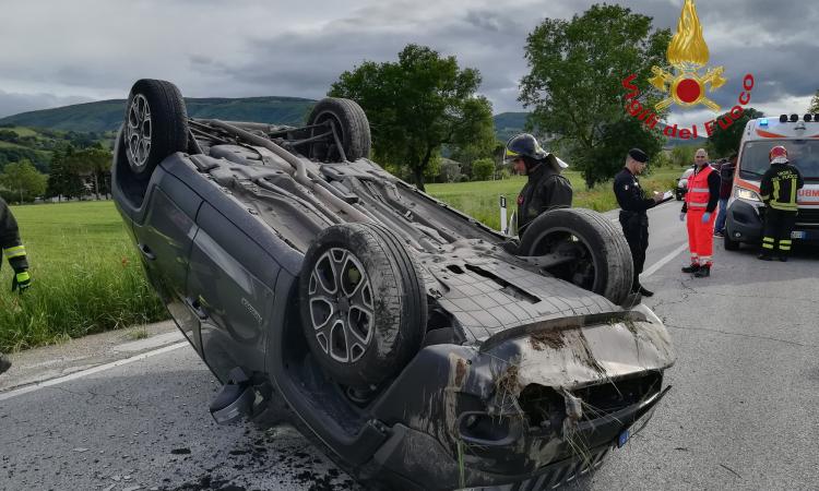 San Severino, carambola lungo la SS361: paura per due persone