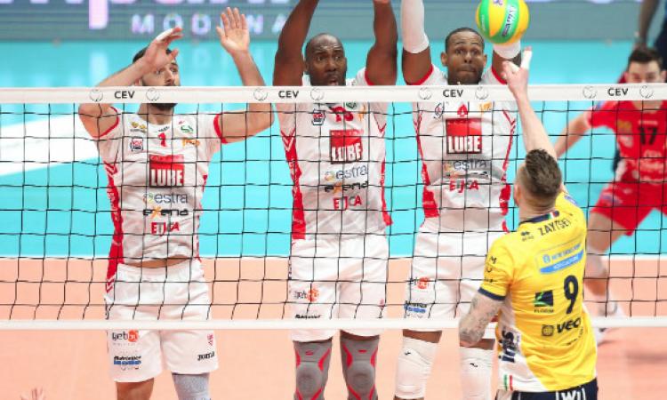 Clamoroso "no" di Zaytsev alla Lube: promette la firma, poi ci ripensa Clamoroso "no" di Zaytsev alla Lube: promette la firma, poi ci ripensa