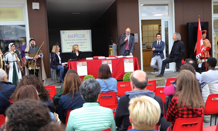 "La tavola medievale: parole, immagini, musica e cibo" ad Unicam "La tavola medievale: parole, immagini, musica e cibo" ad Unicam