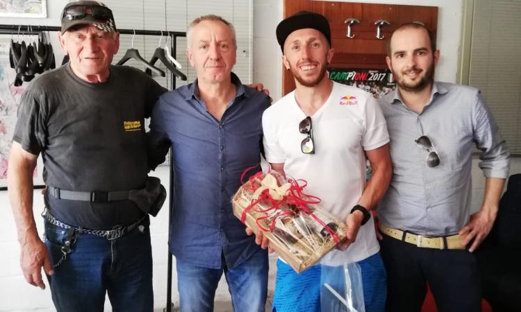 San Severino, il pluricampione di motocross Tony Cairoli gira a sorpresa al San Pacifico (FOTO)
