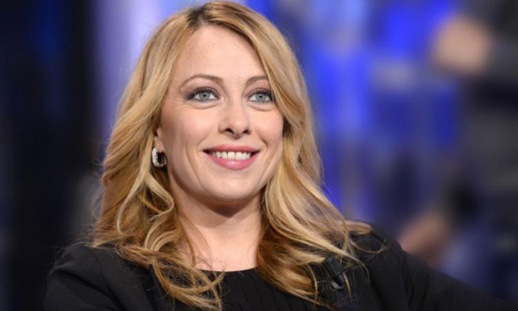 Giorgia Meloni a Macerata per presentare il manifesto contro la droga