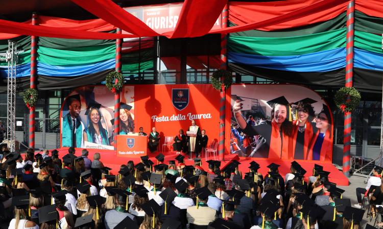 Laureati Unicam soddisfatti del percorso formativo e inseriti subito nel mondo del lavoro