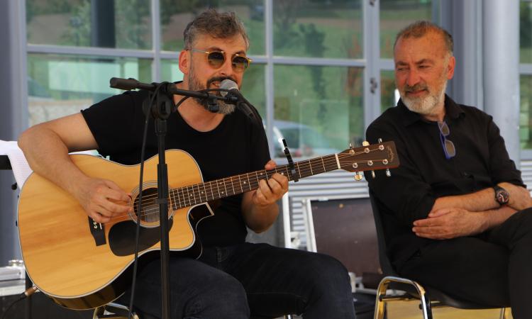 Grande successo per UnicamFest: Brunori Sas chiude il festival paesologico di Camerino Grande successo per UnicamFest: Brunori Sas chiude il festival paesologico di Camerino