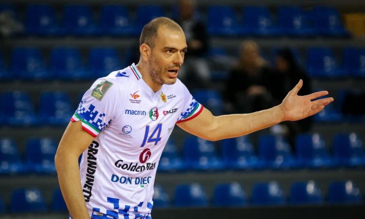 Goldenplast all'attacco, trattenuto il bomber Paoletti: il veterano della Serie A continuerà a schiacciare in biancazzurro