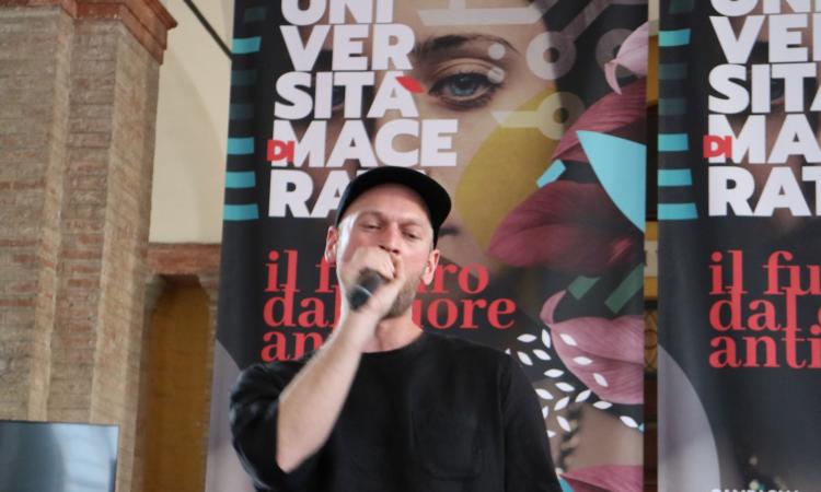 “Il futuro dal cuore antico”, nuova immagine e web radio per UniMC: coinvolti Piero Romitelli e Paolo Notari “Il futuro dal cuore antico”, nuova immagine e web radio per UniMC: coinvolti Piero Romitelli e Paolo Notari