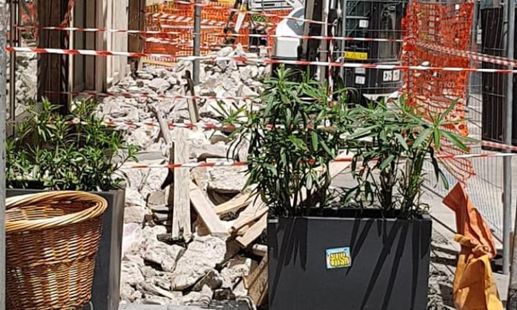 Civitanova, lavori in Via Duca degli Abruzzi. Morlacco: "Rischiano di farmi chiudere l'attività" Civitanova, lavori in Via Duca degli Abruzzi. Morlacco: "Rischiano di farmi chiudere l'attività"