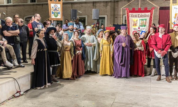 L’Associazione Corteo storico Città di Tolentino “Dono dei Ceri a San Nicola" protagonista a Senigallia (FOTO)