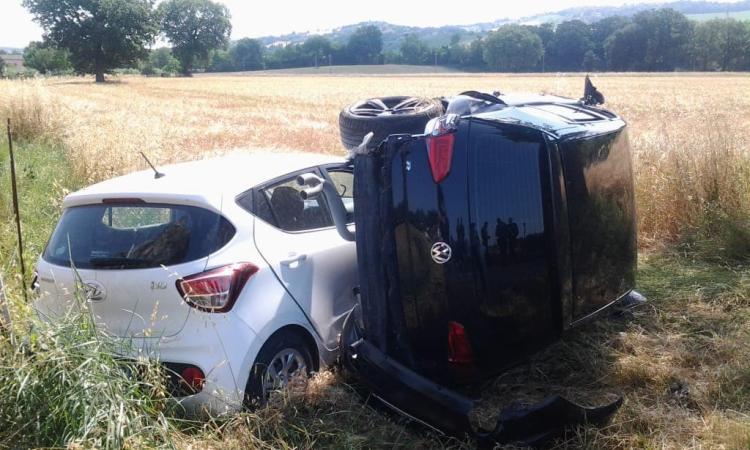 Villa Potenza, carambola tra tre auto: due persone al Pronto Soccorso (FOTO) Villa Potenza, carambola tra tre auto: due persone al Pronto Soccorso (FOTO)