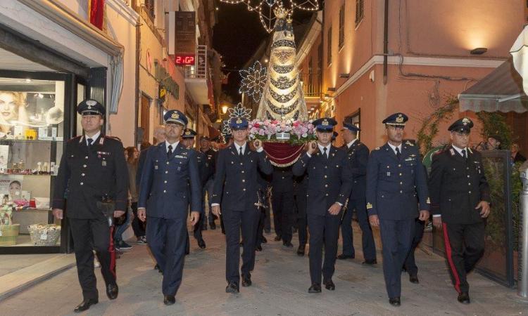 Loreto, firma dell’intesa tecnica tra la Delegazione Pontificia e l’Aeronautica Militare Italiana Loreto, firma dell’intesa tecnica tra la Delegazione Pontificia e l’Aeronautica Militare Italiana