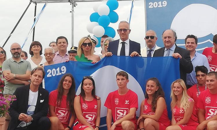 Civitanova, consegnate le bandiere blu ad autorità e associazioni