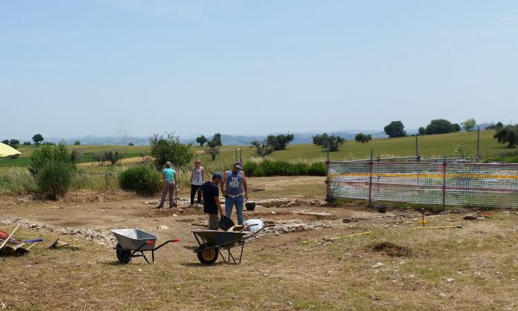 Portici, terme e ville: gli scavi di UniMC riportano alla luce le vestigia romane di Pollentitia-Urbs Salvia Portici, terme e ville: gli scavi di UniMC riportano alla luce le vestigia romane di Pollentitia-Urbs Salvia