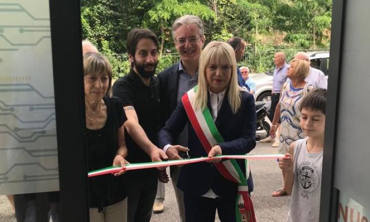 San Severino, apre una nuova attività. Il Sindaco Piermattei: "Vogliamo rialzarci" San Severino, apre una nuova attività. Il Sindaco Piermattei: "Vogliamo rialzarci"