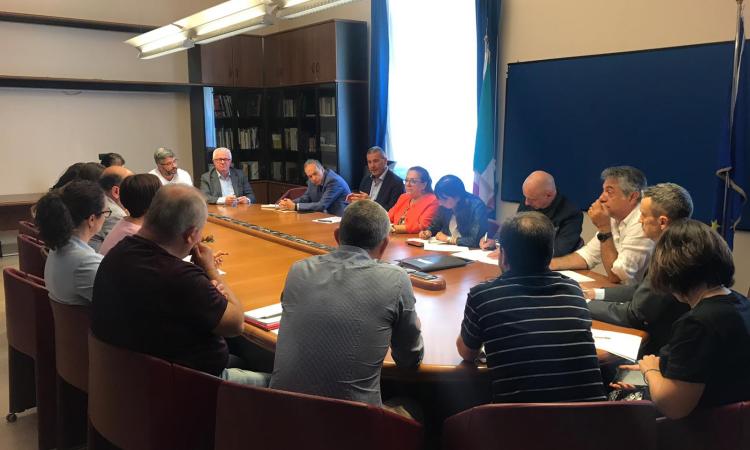 Macerata, Tavolo permanente in Prefettura per l'assunzione dei lavoratori edili Macerata, Tavolo permanente in Prefettura per l'assunzione dei lavoratori edili
