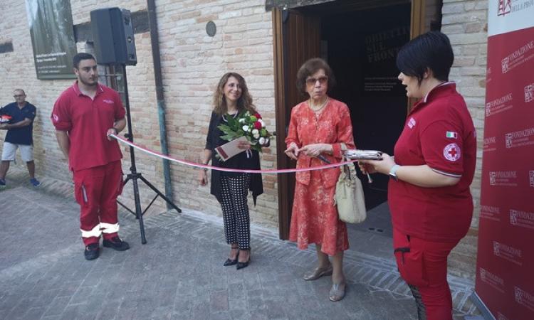 Taglio del nastro all’Abbadia di Fiastra: inaugurata la mostra fotografica "Obiettivo sul fronte" Taglio del nastro all’Abbadia di Fiastra: inaugurata la mostra fotografica "Obiettivo sul fronte"
