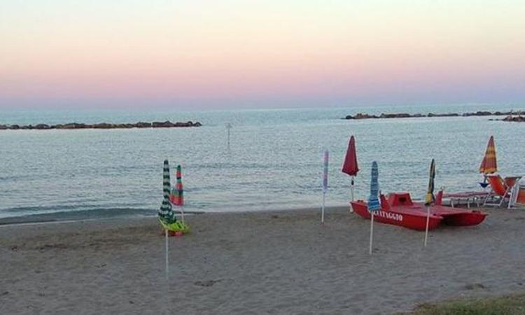 Civitanova, la regolamentazione dell'accesso in spiaggia: vietato lasciare ombrelloni