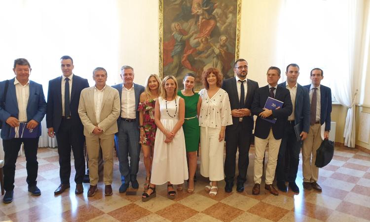 Presentata la regata internazionale Civitanova-Sebenico: nasce un nuovo progetto Erasmus Presentata la regata internazionale Civitanova-Sebenico: nasce un nuovo progetto Erasmus
