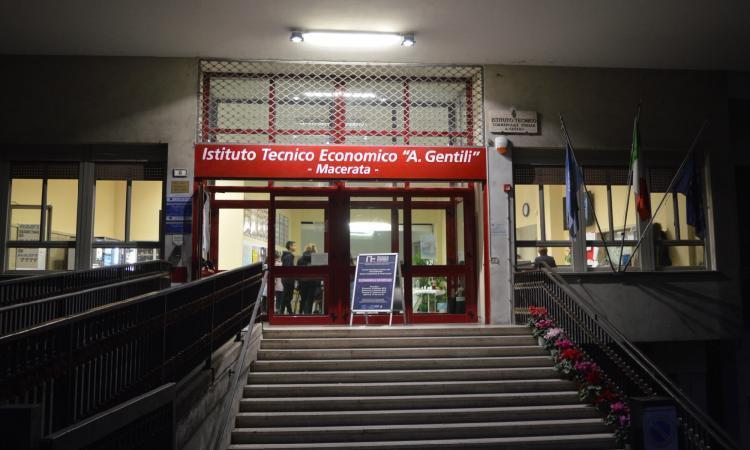Spostamento delle scuole a Macerata: sopralluoghi all'ITC di via Cioci